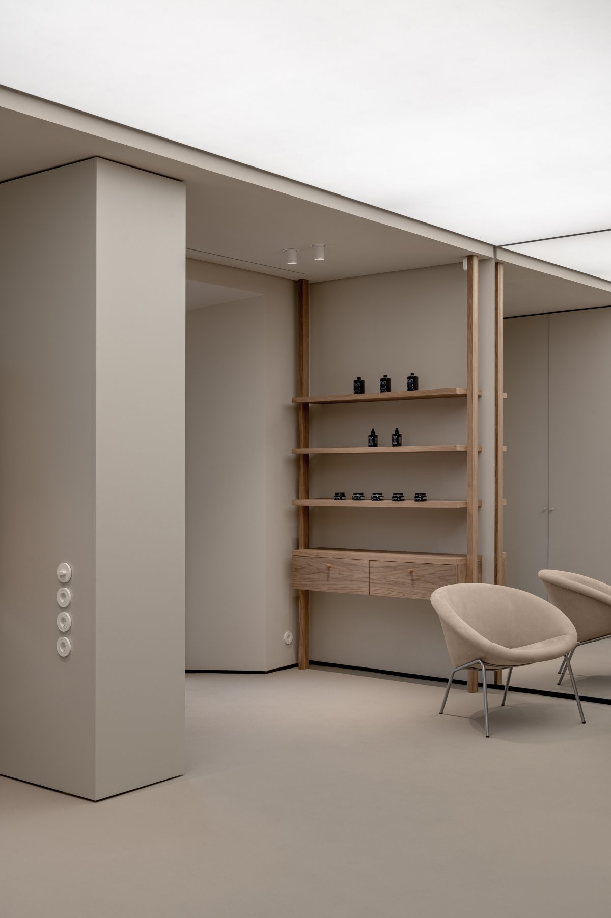 yinjispace-rina-lovko-x-jolly-beauty-salon